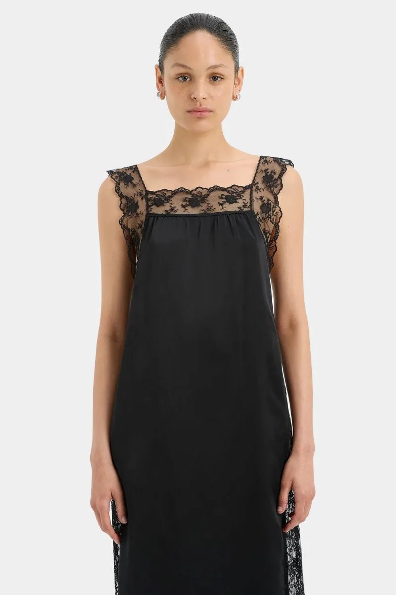 ARIES SQUARE NECK LACE DRESS-BLACK