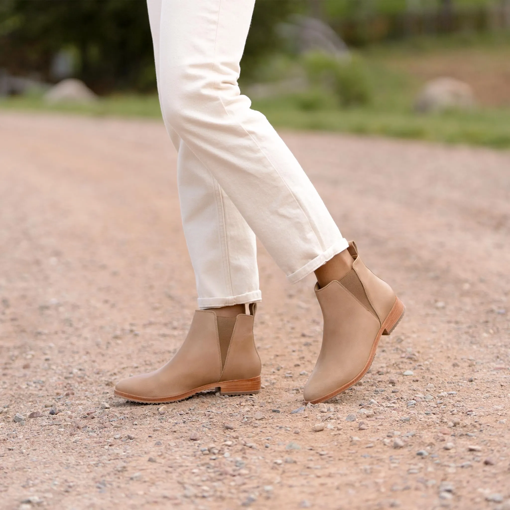 Classic Chelsea Boot Almond