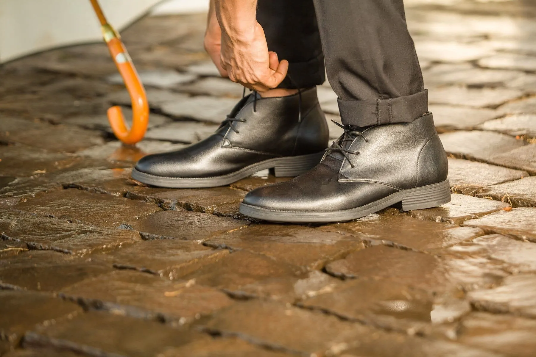 'Tivoli' classic vegan leather Chukka by Vincente Verde -  black